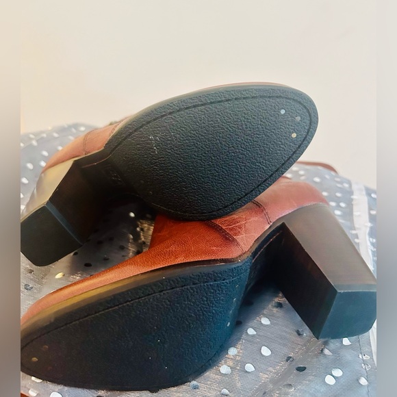 Never worn cognac Frye Patty Gore booties - Picture 3 of 3